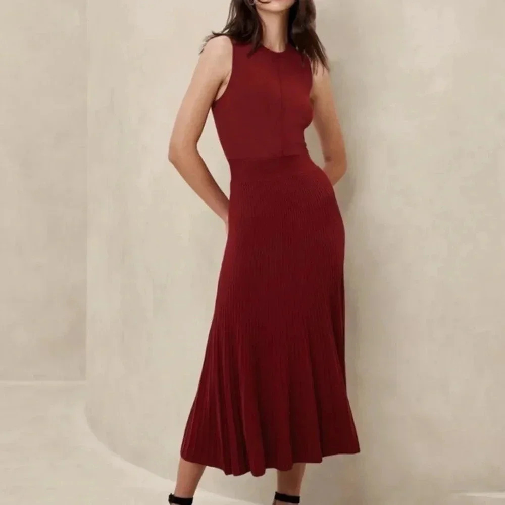 Banana Republic factory PLEATED MIDI SWEATER DRESSVine red color - Picture 1 of 10